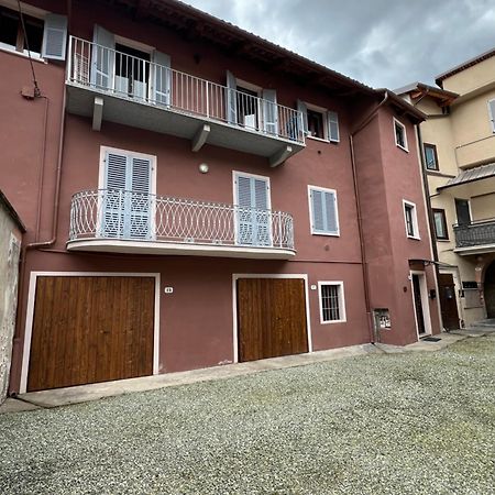 Apartamento Il Vicolo Revello Exterior foto
