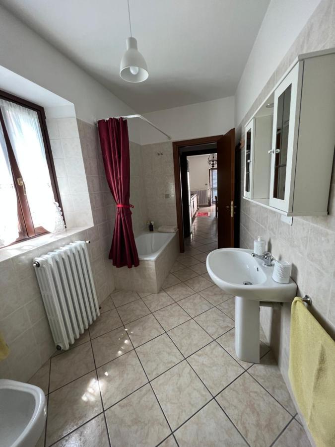 Apartamento Il Vicolo Revello Exterior foto