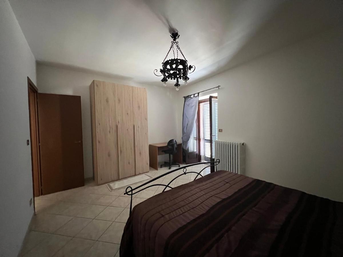 Apartamento Il Vicolo Revello Exterior foto