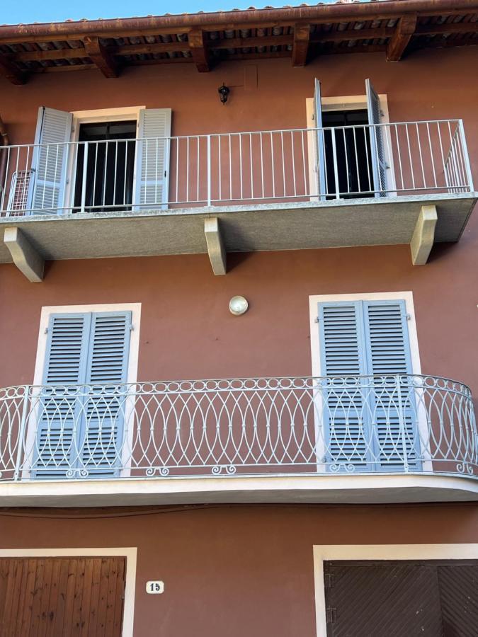 Apartamento Il Vicolo Revello Exterior foto
