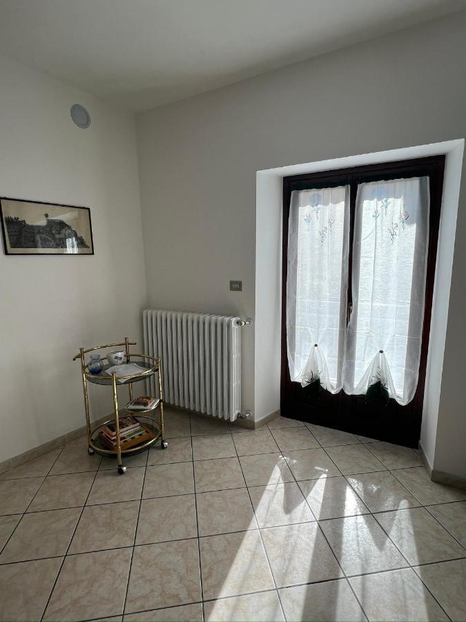 Apartamento Il Vicolo Revello Exterior foto