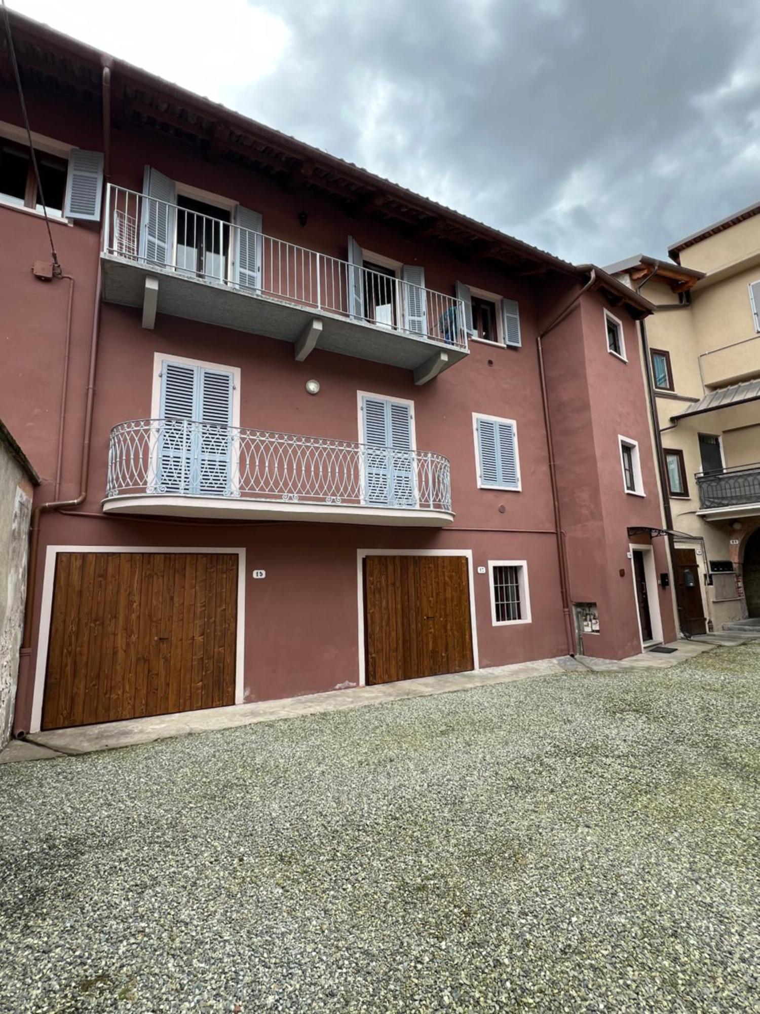 Apartamento Il Vicolo Revello Exterior foto